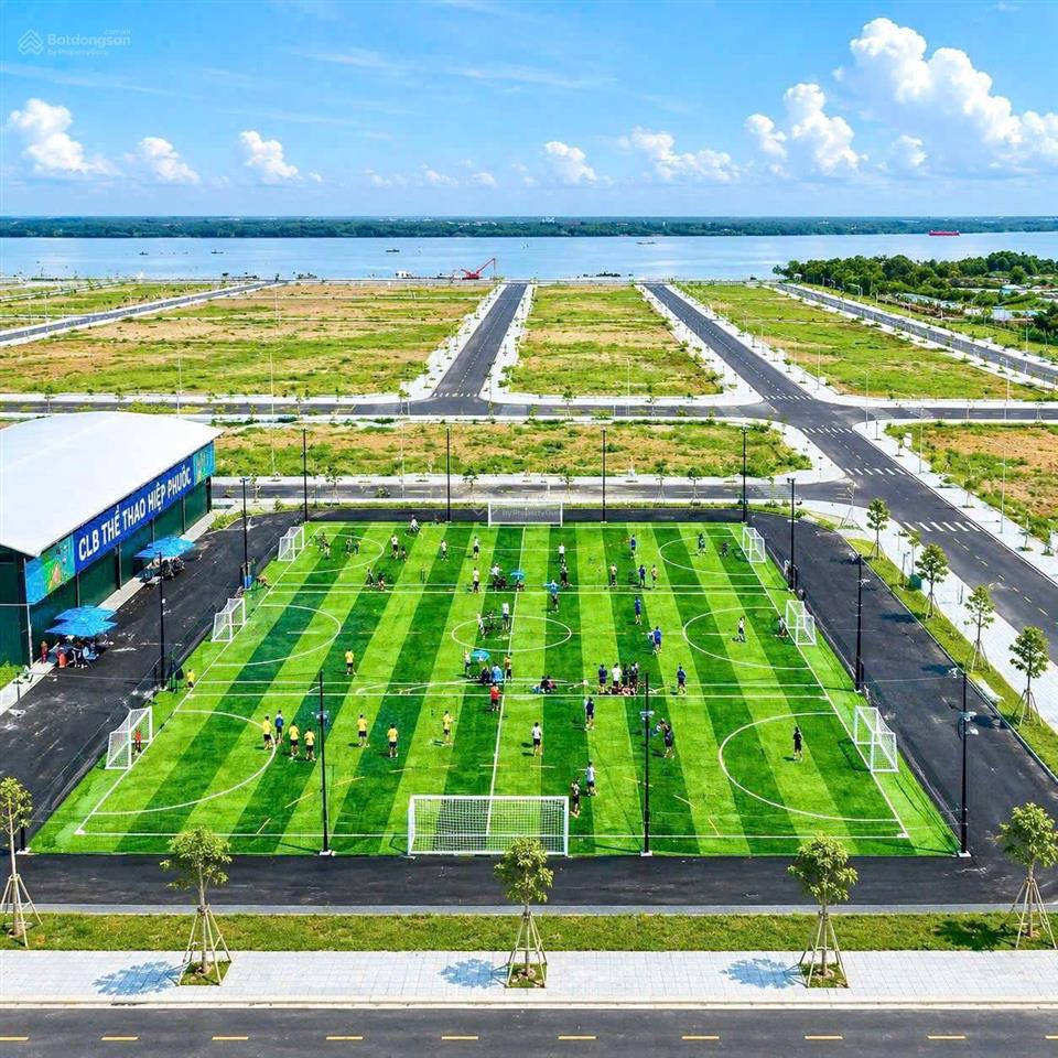 Bán đất nền 80 m2 đối diện sân bóng đá hiệp phước. cho trả góp 30 tháng ko lãi suất