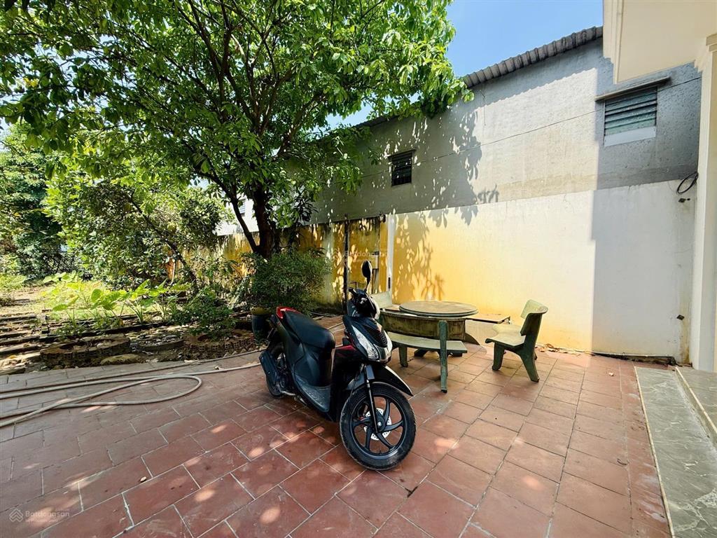 Bán nhà sân vườn 169m2 sân rộng cây ăn trái có nhà 2 lầu chỉ 5.5tỷ