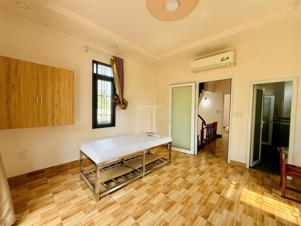 Bán nhà sân vườn 169m2 sân rộng cây ăn trái có nhà 2 lầu chỉ 5.5tỷ