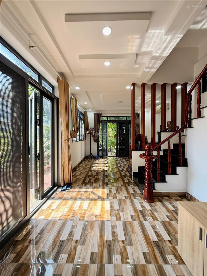 Bán nhà sân vườn 169m2 sân rộng cây ăn trái có nhà 2 lầu chỉ 5.5tỷ