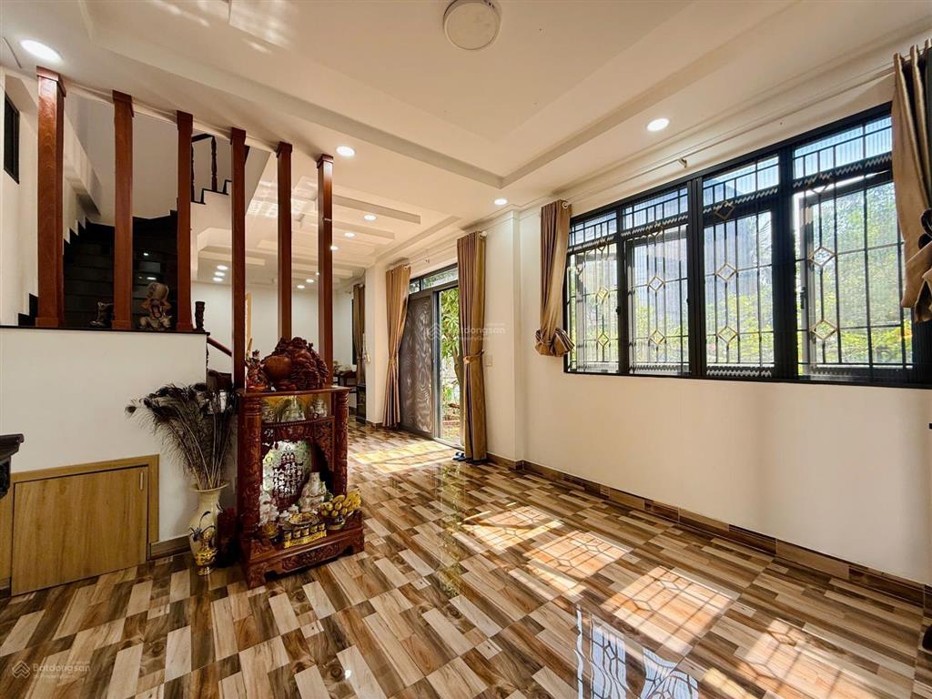 Bán nhà sân vườn 169m2 sân rộng cây ăn trái có nhà 2 lầu chỉ 5.5tỷ