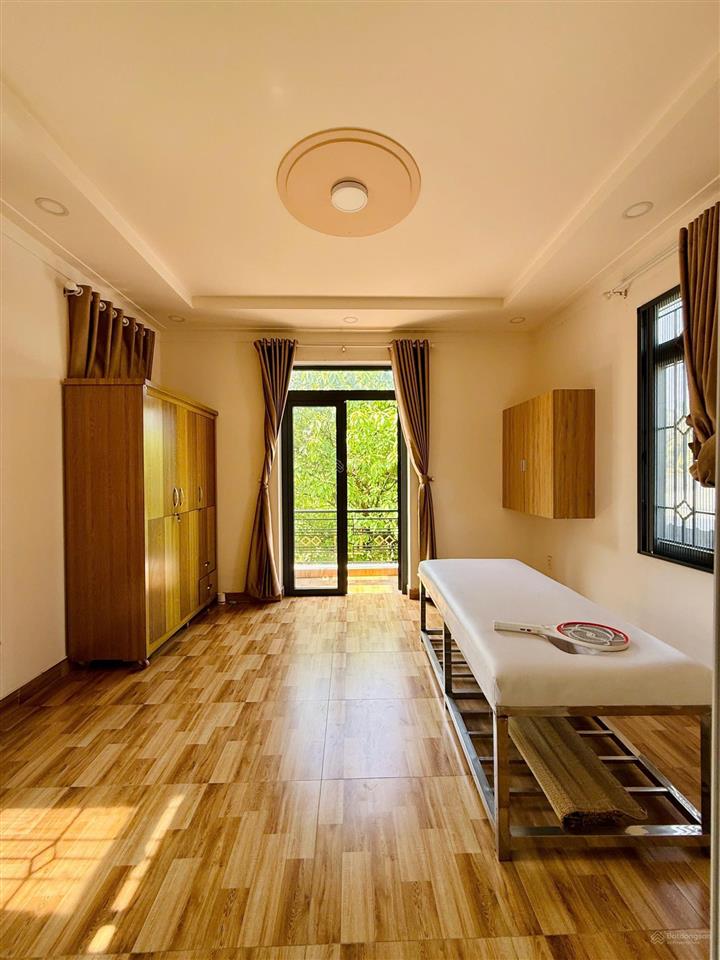 Bán nhà sân vườn 169m2 sân rộng cây ăn trái có nhà 2 lầu chỉ 5.5tỷ