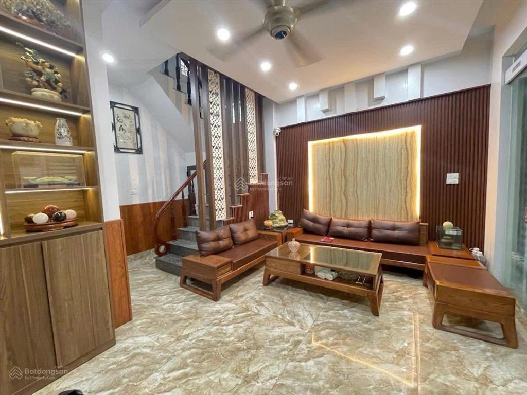 Cần bán gấp nhà khương đình, thanh xuân. 35m2 x 6 tầng, thang máy, ô tô, tinh doanh. giá 11.8 tỷ.