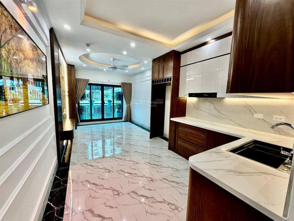 Cần bán nhà phố hoàng đạo thành, thanh xuân. 35m2 x 8t, thang máy, ô tô, kinh doanh, nhỉnh 12 tỷ.