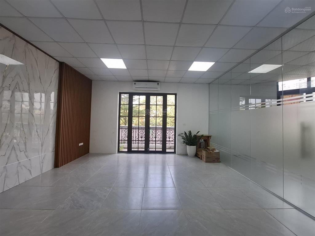 Cho thuê nhà lk đtm đại kim, hoàng mai. 83m2 x 5t, thông sàn, thang máy, ô tô, kd, giá 39tr/ tháng.