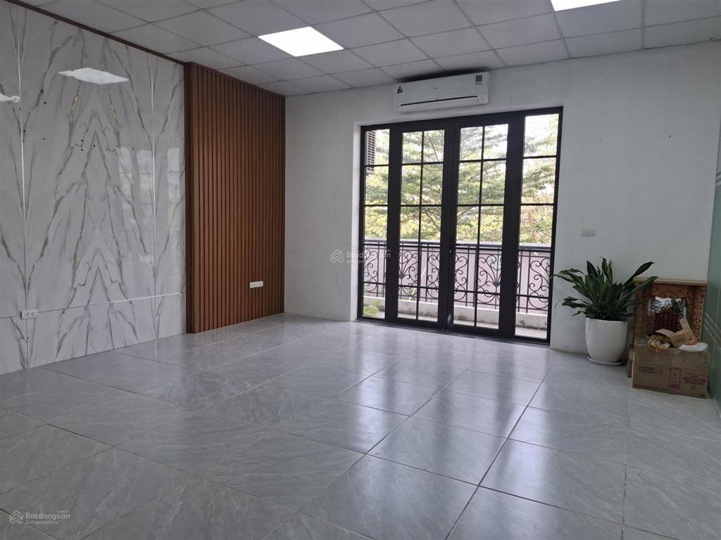 Cho thuê nhà lk đtm đại kim, hoàng mai. 83m2 x 5t, thông sàn, thang máy, ô tô, kd, giá 39tr/ tháng.