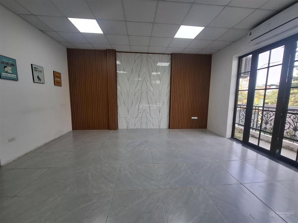 Cho thuê nhà lk đtm đại kim, hoàng mai. 83m2 x 5t, thông sàn, thang máy, ô tô, kd, giá 39tr/ tháng.