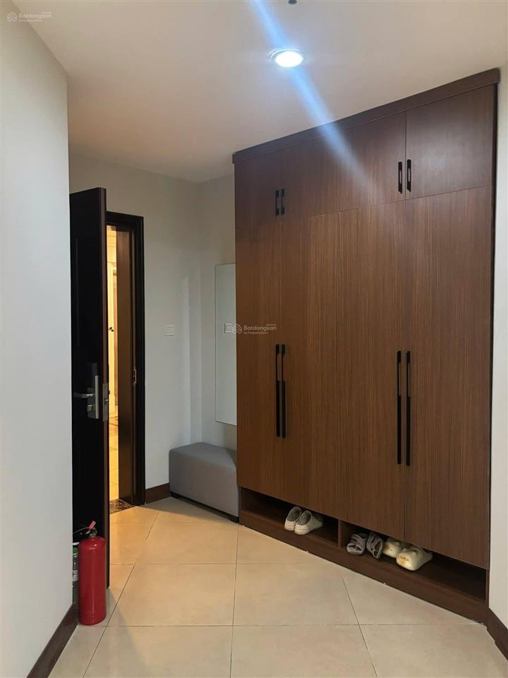 Bán căn hộ 3n tòa r1, royal city nguyễn trãi. 152m², nội thất đầy đủ, tầng trung, giá 21,65 tỷ.