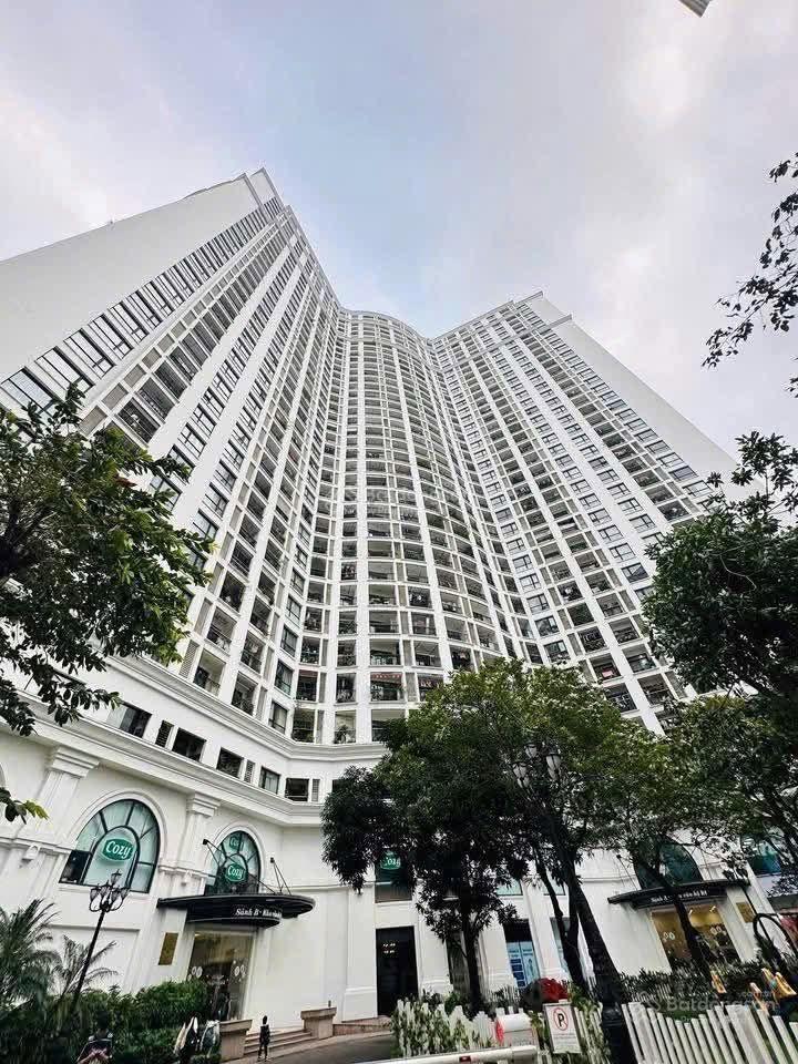 Bán căn hộ 3n tòa r1, royal city nguyễn trãi. 152m², nội thất đầy đủ, tầng trung, giá 21,65 tỷ.