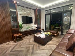 Cần bán căn hộ cao cấp 4n tòa r1, royal city, nguyễn trãi. 131m2 nội thất sịn, tầng trung. giá 17.5