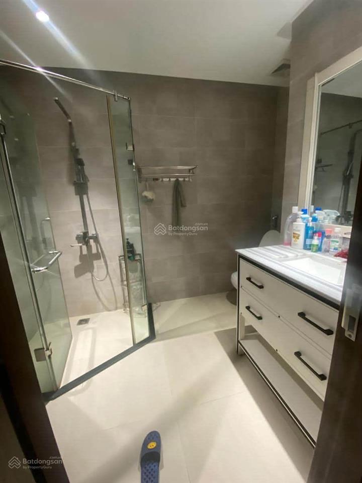 Cần bán căn hộ cao cấp 4n tòa r1, royal city, nguyễn trãi. 131m2 nội thất sịn, tầng trung. giá 17.5