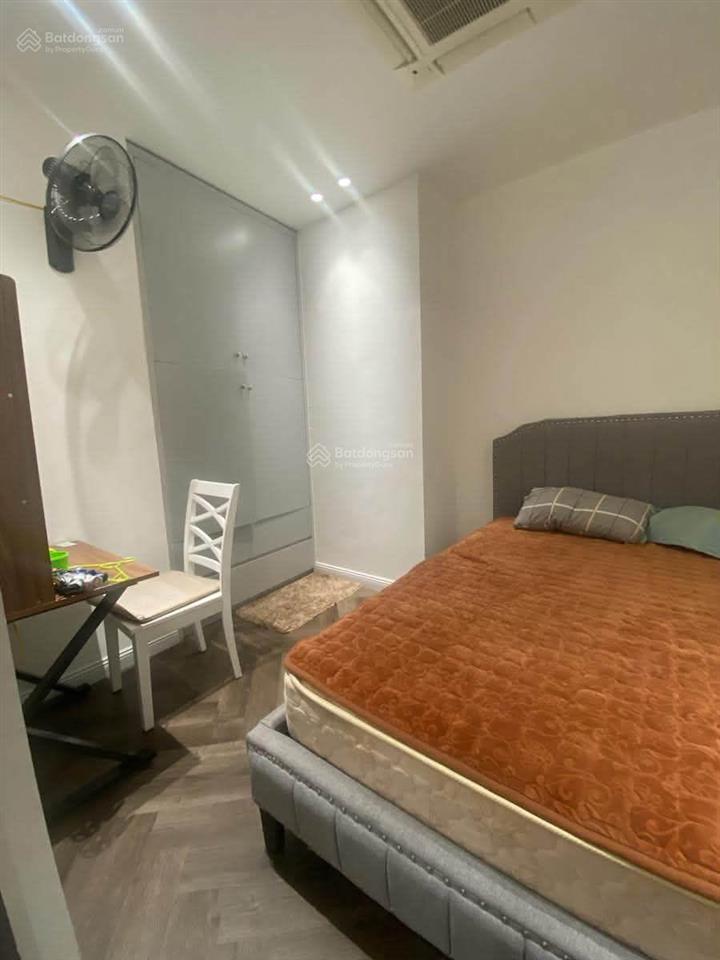 Cần bán căn hộ cao cấp 4n tòa r1, royal city, nguyễn trãi. 131m2 nội thất sịn, tầng trung. giá 17.5