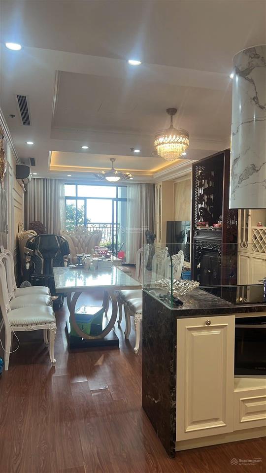 Duy nhất căn 2n tòa r3, royal city nguyễn trãi, thanh xuân. 116m2, tầng đẹp, nội thất đẹp, 17.9 tỷ.