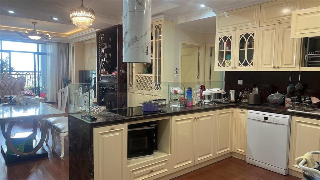 Duy nhất căn 2n tòa r3, royal city nguyễn trãi, thanh xuân. 116m2, tầng đẹp, nội thất đẹp, 17.9 tỷ.