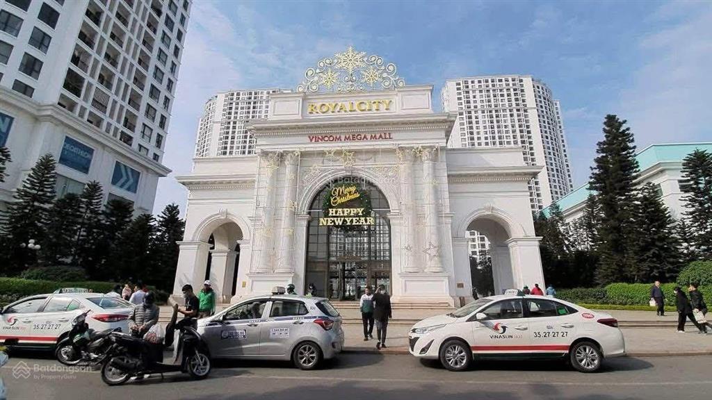 Duy nhất căn 2n tòa r3, royal city nguyễn trãi, thanh xuân. 116m2, tầng đẹp, nội thất đẹp, 17.9 tỷ.