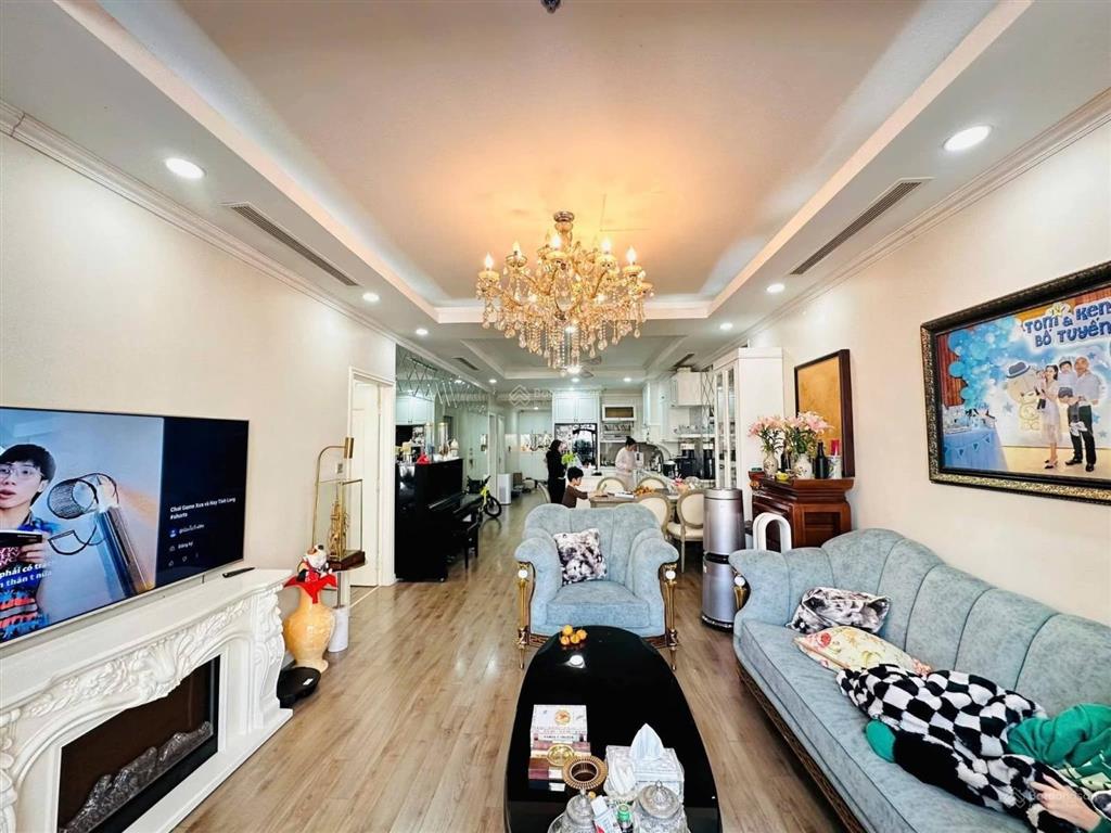 Cần bán căn hộ 2n, tòa r5 royal nguyễn trãi, thanh xuân. 125m2, tầng trung, nt đầy đủ. nhỉnh 16 tỷ.