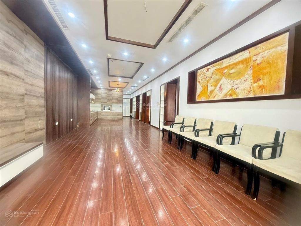 Bán gấp căn hộ chung cư 3n, tòa r5a royal city, thanh xuân, giá tốt 15,8 tỷ, 124m², view đẹp.