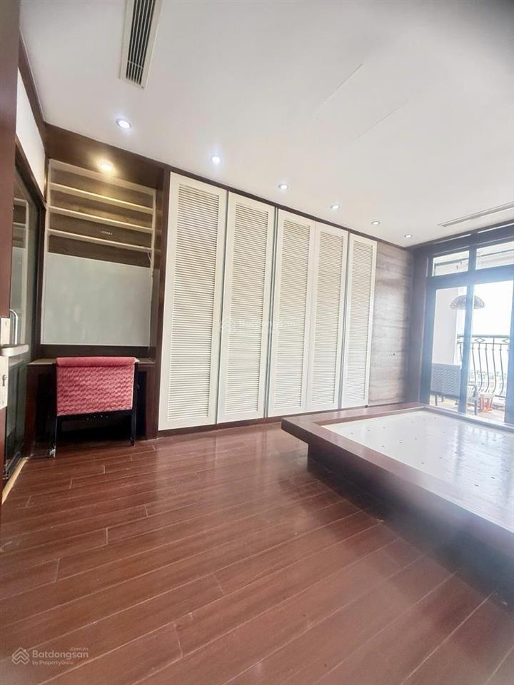 Bán gấp căn hộ chung cư 3n, tòa r5a royal city, thanh xuân, giá tốt 15,8 tỷ, 124m², view đẹp.