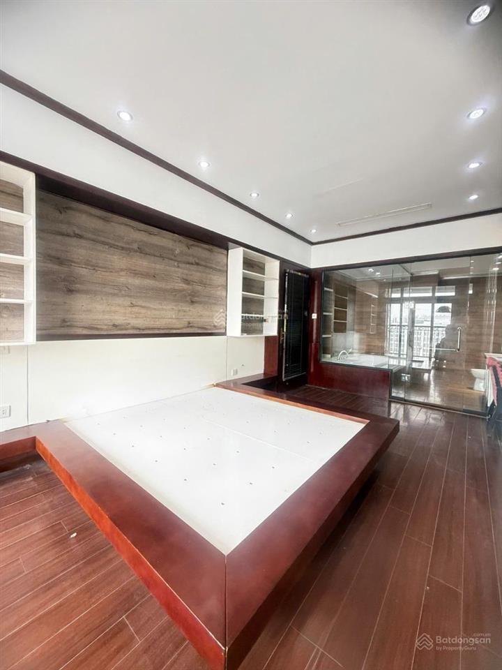 Bán gấp căn hộ chung cư 3n, tòa r5a royal city, thanh xuân, giá tốt 15,8 tỷ, 124m², view đẹp.