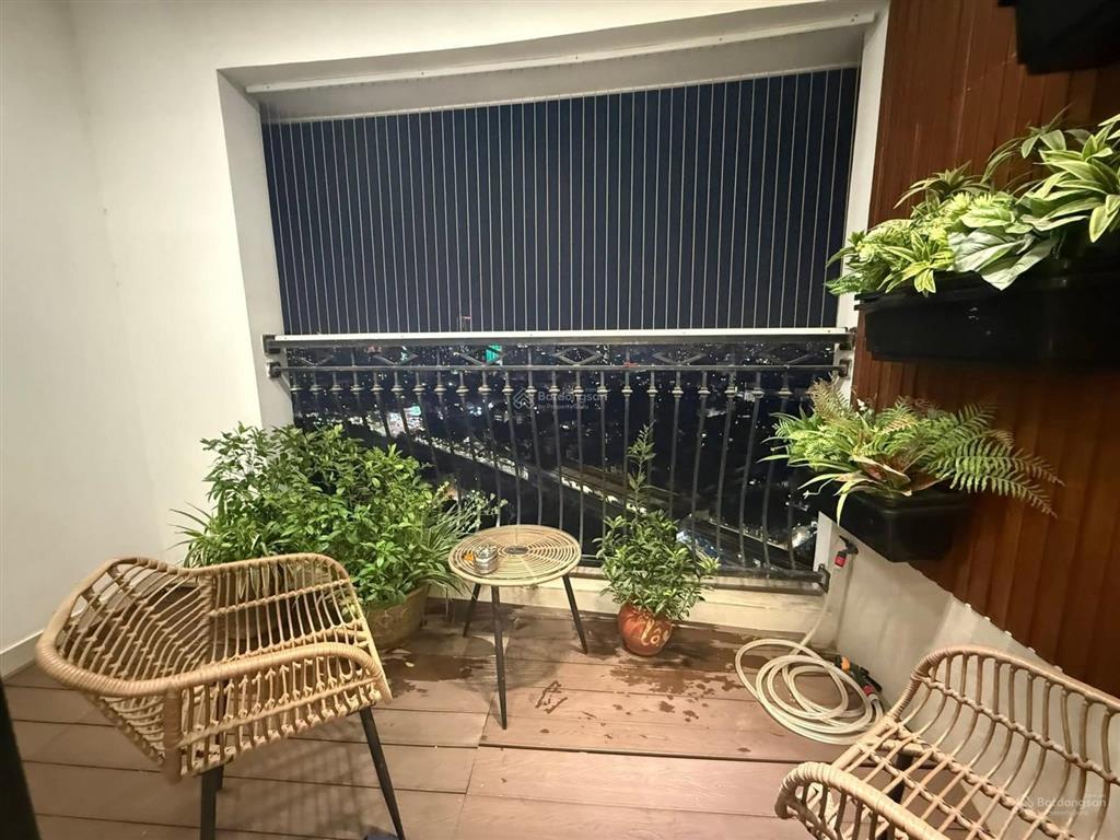 Bán gấp căn hộ 4n tòa r2b royal city nguyễn trãi, thanh xuân. 131m2 tâng trung, nt đẹp, giá 16.9 tỷ