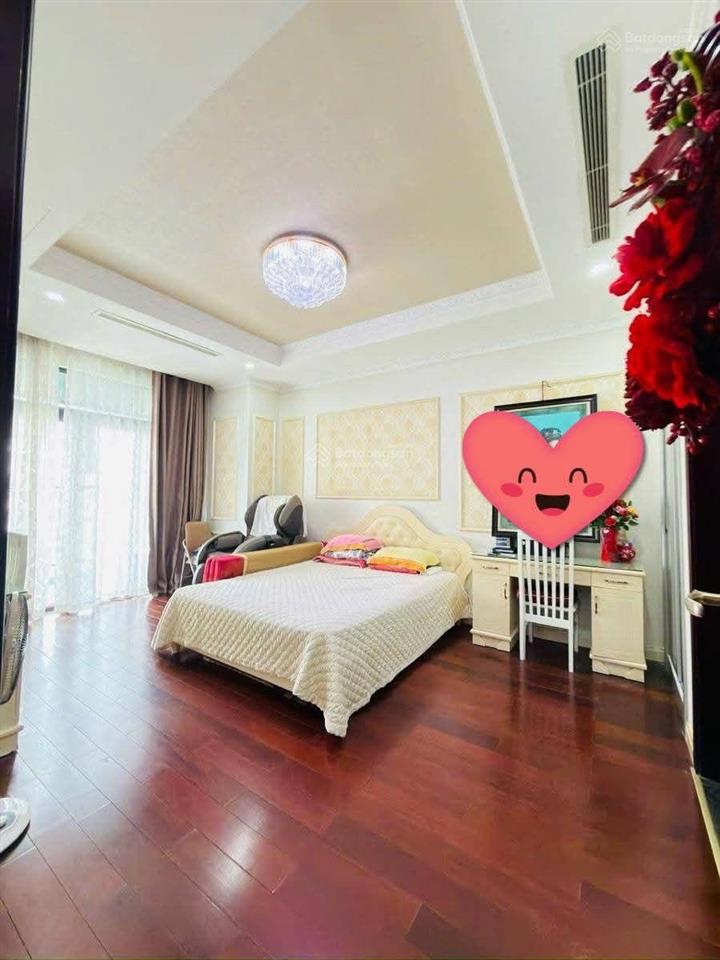 Bán gấp gấp căn hộ cc 3pn, 2wc tại tòa r4, royal city, thanh xuân, hà nội, giá tốt, 16,2 tỷ, 131m2.