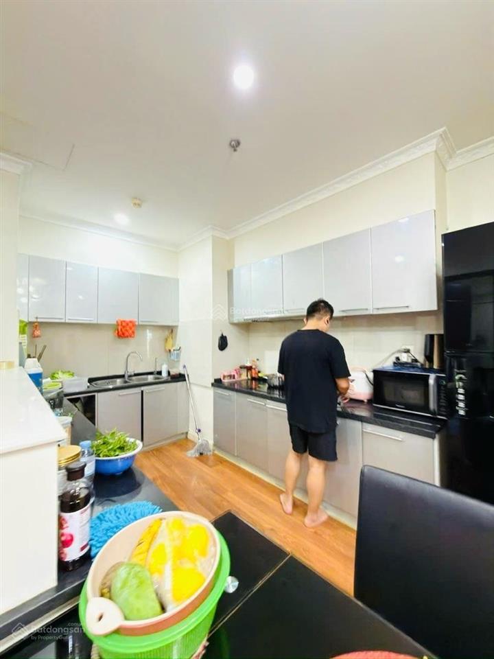 Bán gấp gấp căn hộ cc 3pn, 2wc tại tòa r4, royal city, thanh xuân, hà nội, giá tốt, 16,2 tỷ, 131m2.
