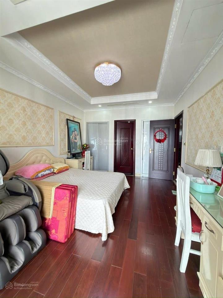 Bán gấp gấp căn hộ cc 3pn, 2wc tại tòa r4, royal city, thanh xuân, hà nội, giá tốt, 16,2 tỷ, 131m2.