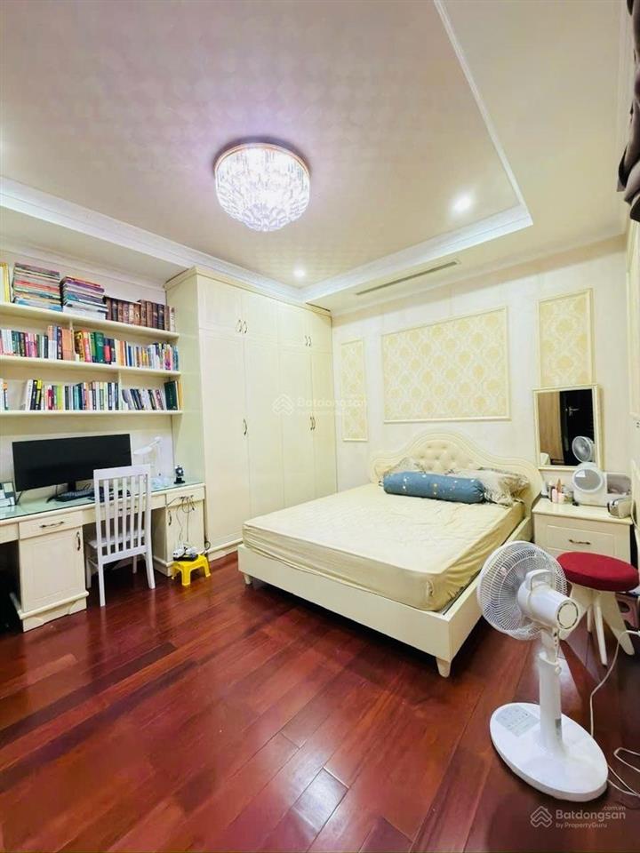 Bán gấp gấp căn hộ cc 3pn, 2wc tại tòa r4, royal city, thanh xuân, hà nội, giá tốt, 16,2 tỷ, 131m2.