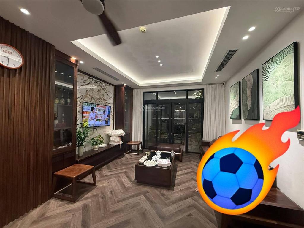 Bán căn hộ 4n tòa r2 royal city, thanh xuân. 131m2, nội thất víp và tầng đẹp, giá 16.9 tỷ có tl.