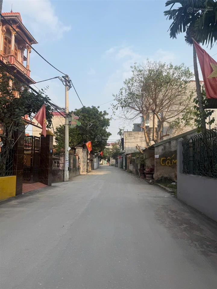 Đất trục chính kinh doanh tại ngọc giang . vĩnh ngọc . đông anh . hà nội cần bán tặng nhà 3 tầng