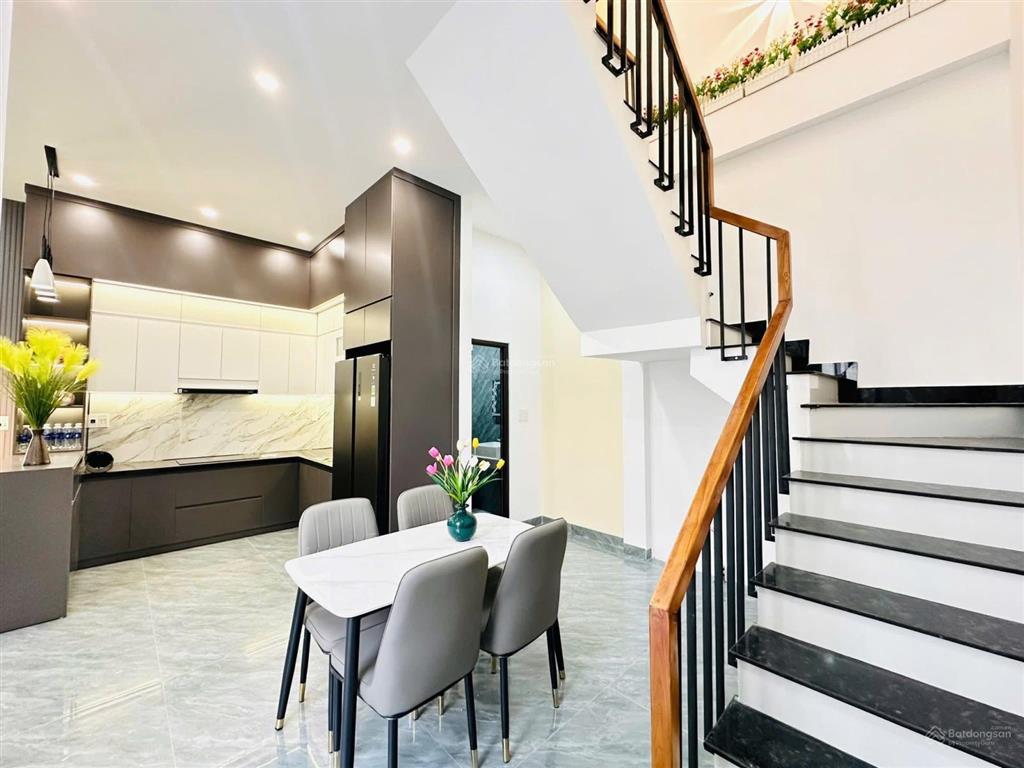 Siêu phẩm 2mk oto đỗ trước nhà trường chinh