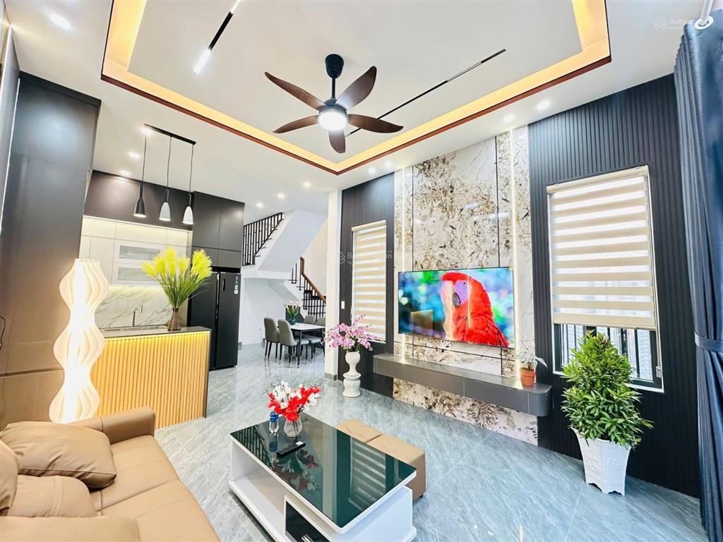 Siêu phẩm 2mk oto đỗ trước nhà trường chinh