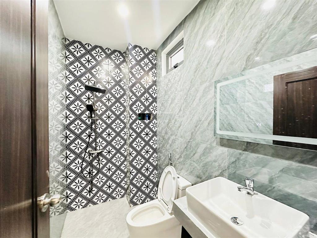 Siêu phẩm 2mk oto đỗ trước nhà trường chinh