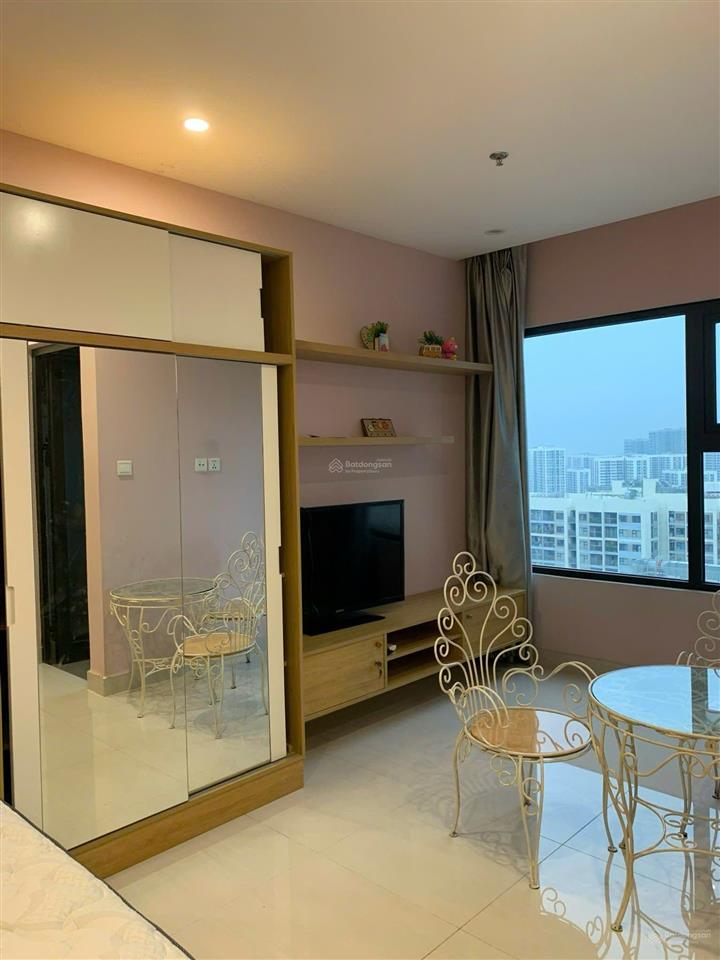 Cho thuê tại vinhomes grand park, 6 triệu vnd, 1pn, 1wc, hướng đông