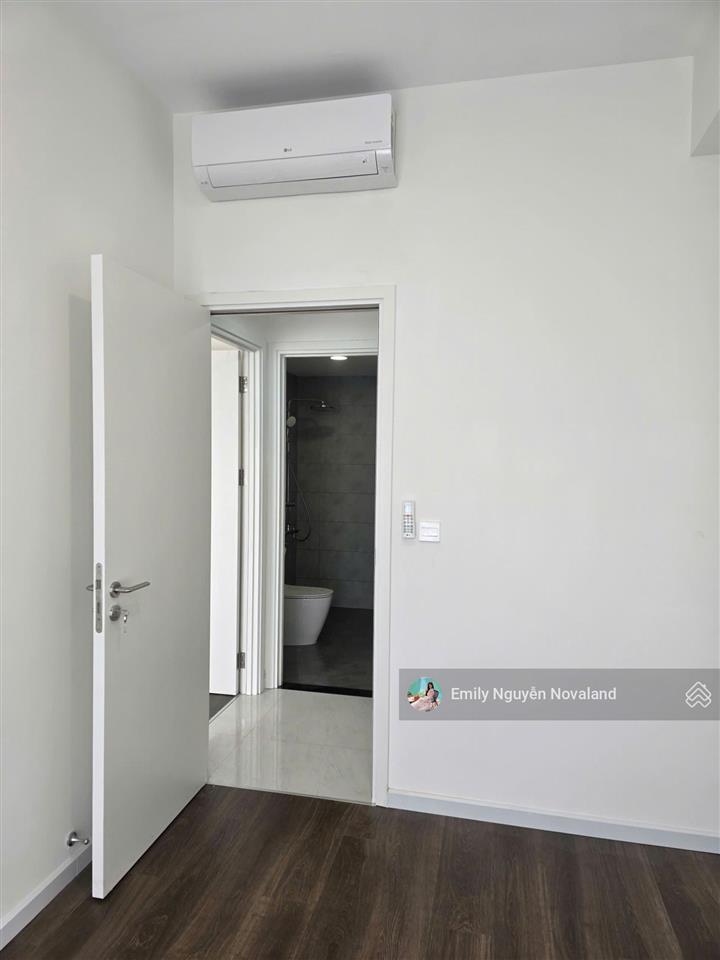 Bán 2pn tặng nội thất nhà mới 100%  sẵn hđ thuê 15tr/tháng bao thuế phí sang tên hỗ trợ vay