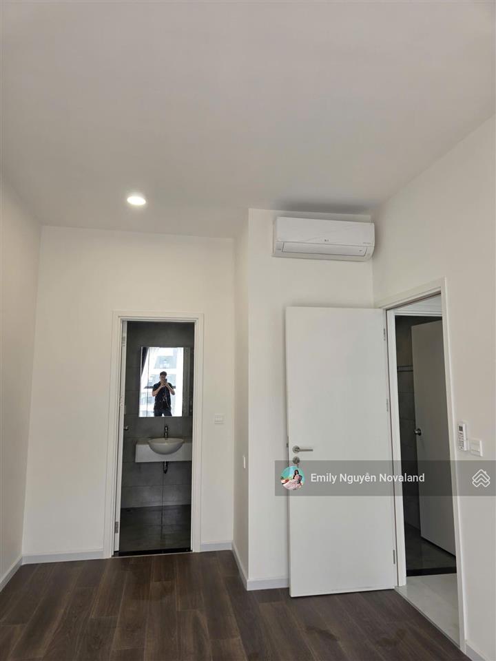 Bán 2pn tặng nội thất nhà mới 100%  sẵn hđ thuê 15tr/tháng bao thuế phí sang tên hỗ trợ vay