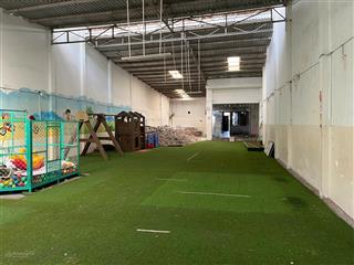 Cho thuê tòa nhà 7.5x50m mặt tiền trần xuân soạn tân hưng