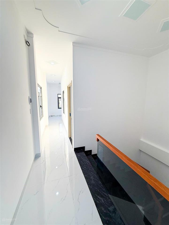 Bán nhà 1 trệt 2 lầu 3 tấm đúc góc 2 mặt tiền (hoàn công) đường f8 tđc bửu long 3. giá chỉ 5,7 tỷ