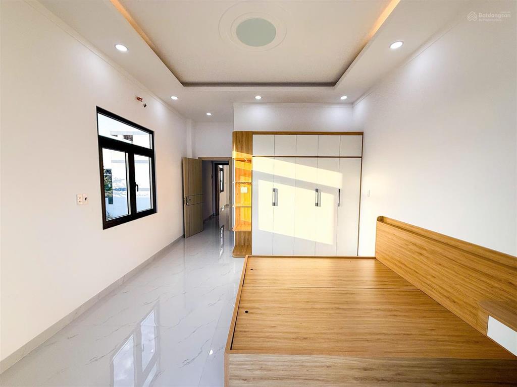 Bán nhà 1 trệt 2 lầu 3 tấm đúc góc 2 mặt tiền (hoàn công) đường f8 tđc bửu long 3. giá chỉ 5,7 tỷ