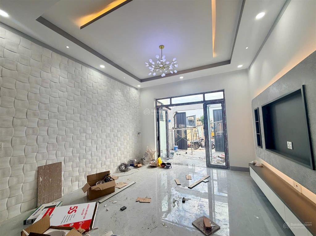 Bán nhà 1 trệt 1 lầu (hoàn công) đường oto ngay trường học tân phong. giá chỉ 3,190 tỷ