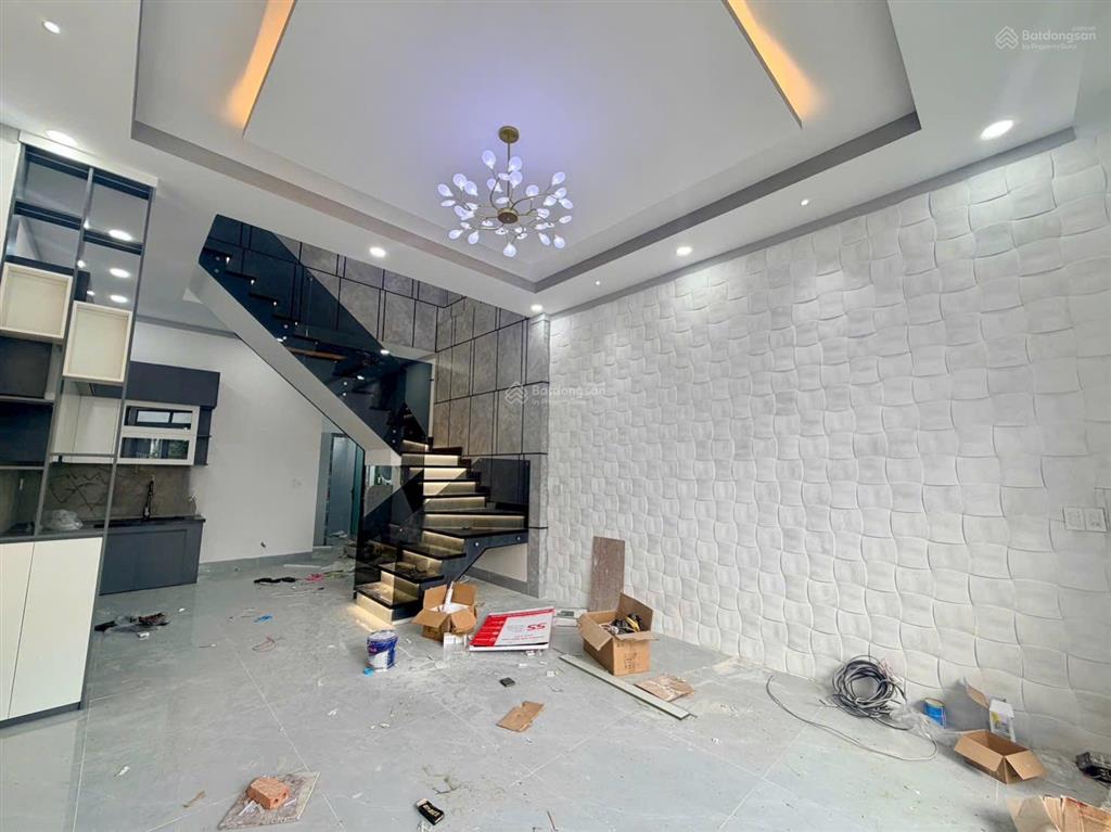 Bán nhà 1 trệt 1 lầu (hoàn công) đường oto ngay trường học tân phong. giá chỉ 3,190 tỷ