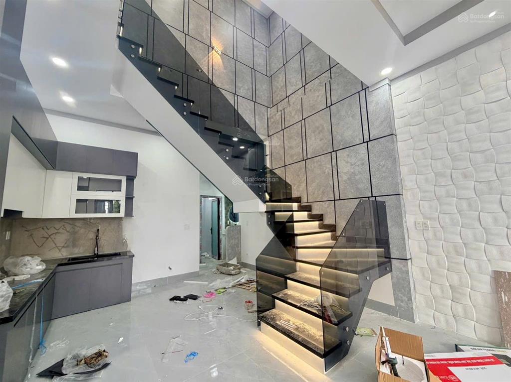 Bán nhà 1 trệt 1 lầu (hoàn công) đường oto ngay trường học tân phong. giá chỉ 3,190 tỷ