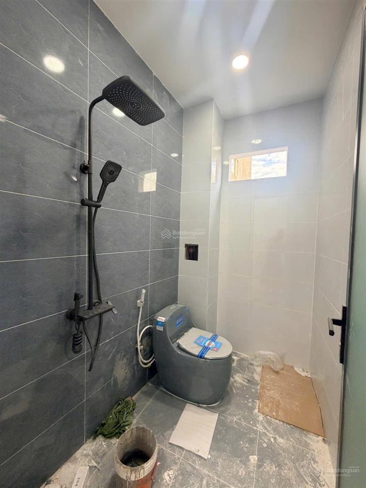 Bán nhà 1 trệt 1 lầu (hoàn công) đường oto ngay trường học tân phong. giá chỉ 3,190 tỷ