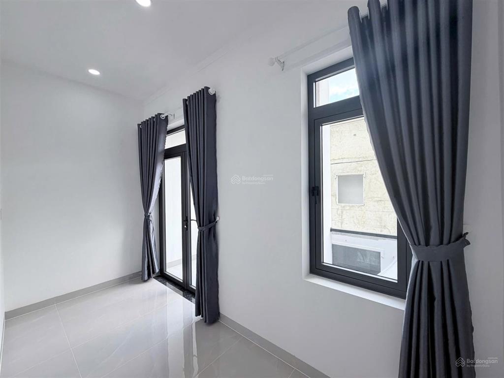 Chủ gởi bán nhà 1t1l (sổ hoàn công) vị trí cổng sau cty pouchen p. hoá an. giá chỉ 3,6 tỷ