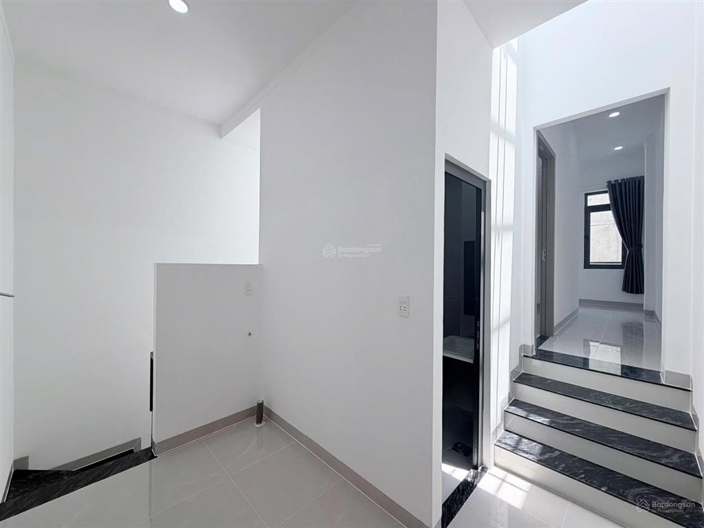 Chủ gởi bán nhà 1t1l (sổ hoàn công) vị trí cổng sau cty pouchen p. hoá an. giá chỉ 3,6 tỷ
