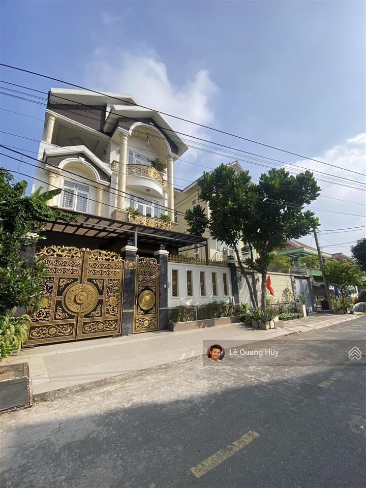 Bán nền biệt thự vip gần bờ sông dt 200m2 10x20m sổ hồng giá chỉ 115triệu/m2 đối diện lakeviewcity