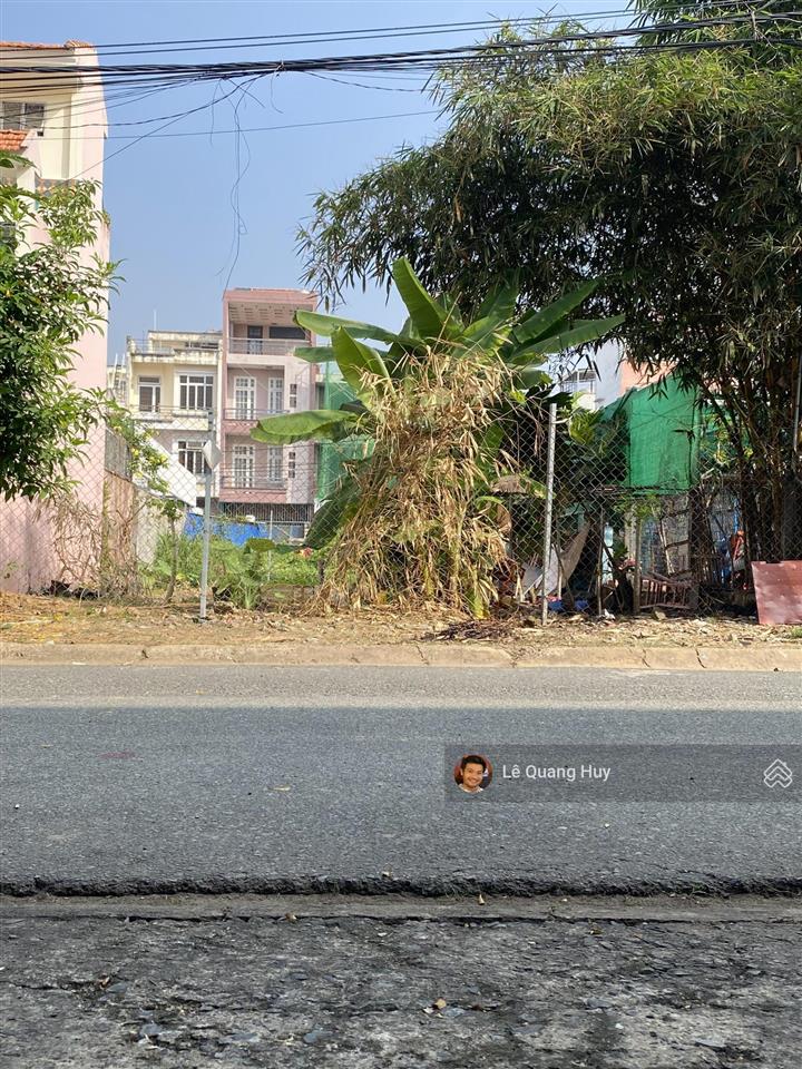 Bán nền biệt thự vip gần bờ sông dt 200m2 10x20m sổ hồng giá chỉ 115triệu/m2 đối diện lakeviewcity