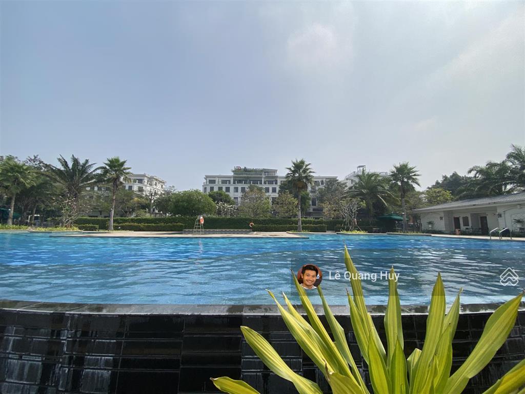 Gửi anh/chị nhà phố tinh hoa của lakeview đối diện công viên, mẫu có bancon hđmb giá tốt vào ở liền