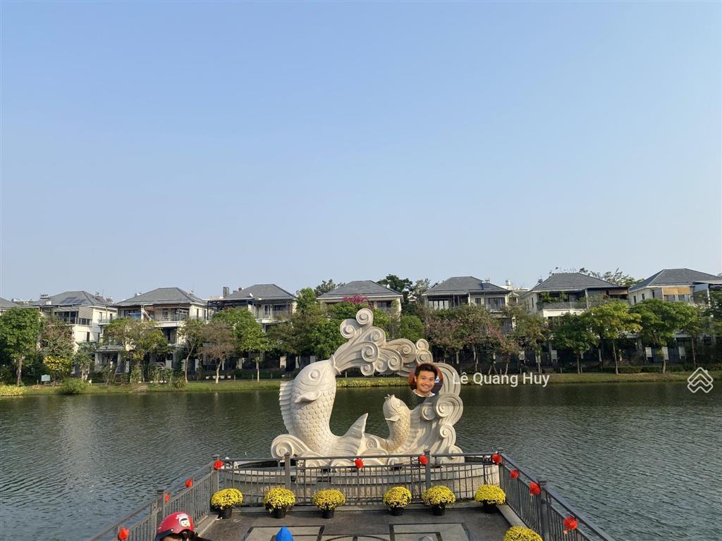 Gửi anh/chị nhà phố tinh hoa của lakeview đối diện công viên, mẫu có bancon hđmb giá tốt vào ở liền