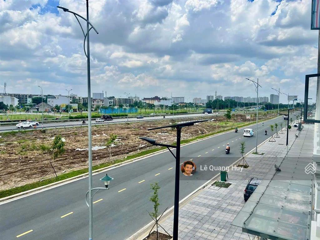 Bán gấp shophouse trung tâm song hành lakeview đối diện global city, 5 tầng gần 400m2 sàn